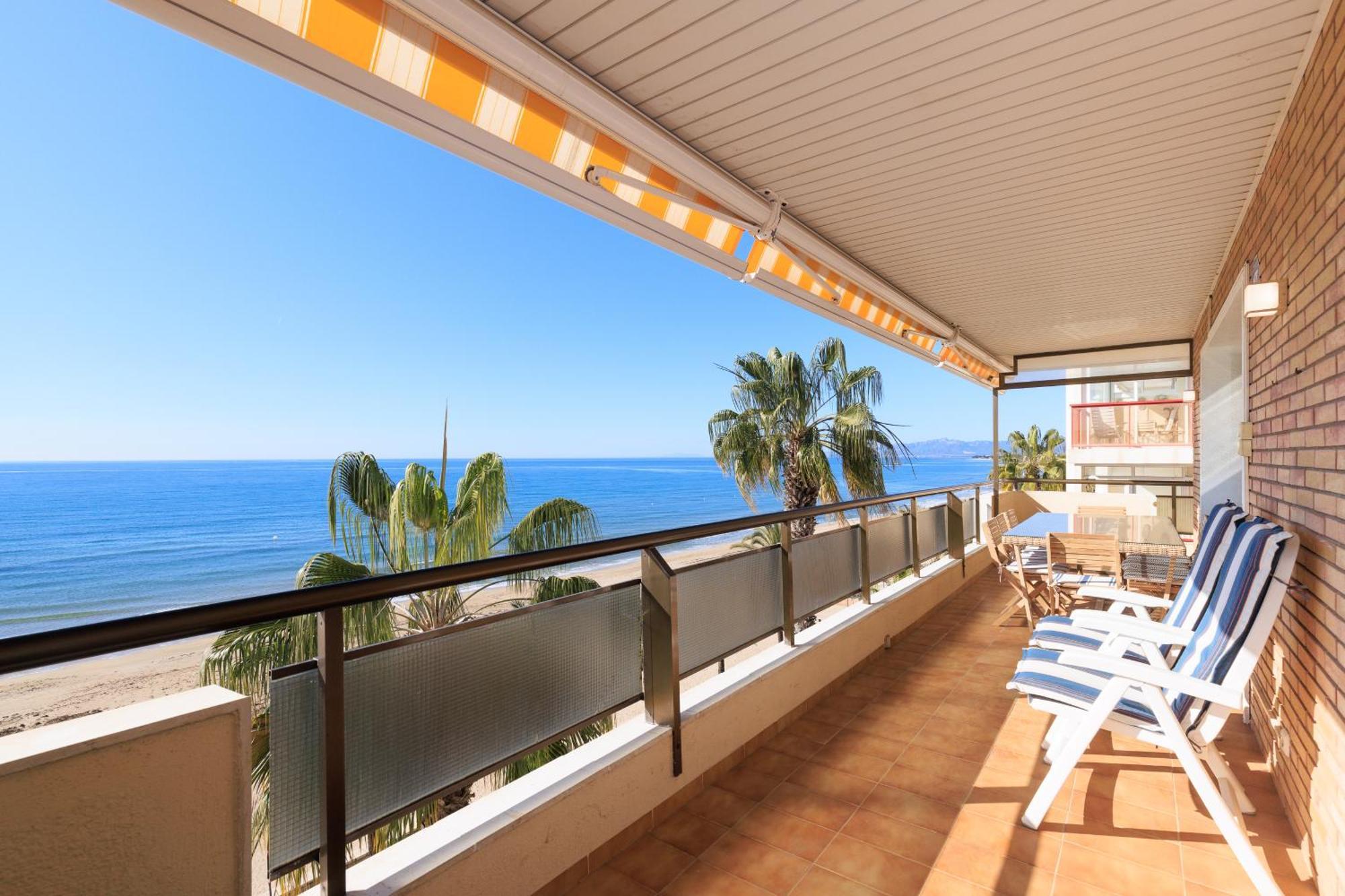 Apartamento Apartamento para 8 sobre el mar Salou Exterior foto